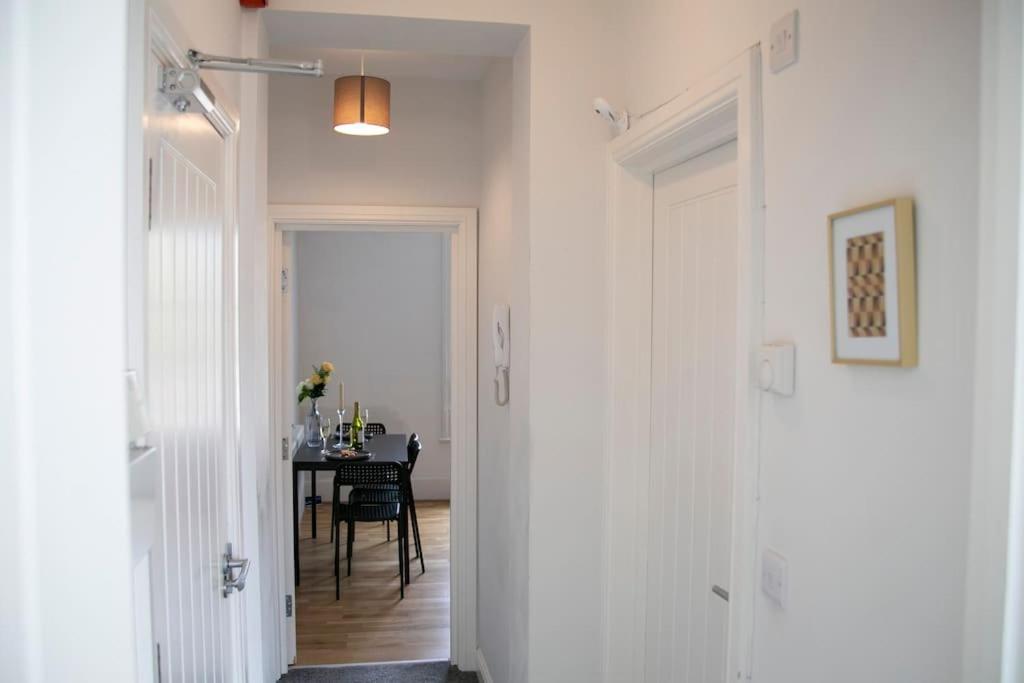 Fortunae'S Cosy Apartment- By Fang Sunderland  Eksteriør bilde