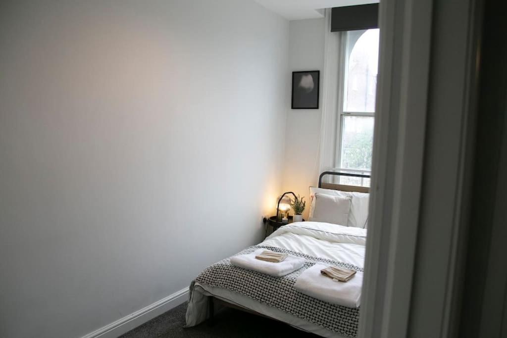 Fortunae'S Cosy Apartment- By Fang Sunderland  Eksteriør bilde